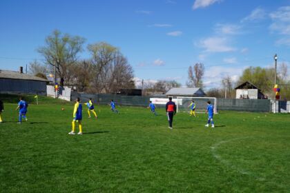 Ediţia a 8-a a Campionatului şcolar de fotbal „Tinereţe şi credinţă“ – fotografia 9