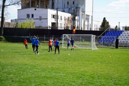 Ediţia a 8-a a Campionatului şcolar de fotbal „Tinereţe şi credinţă“ – fotografia 12