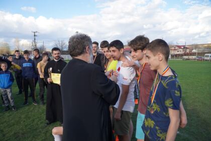 Ediţia a 8-a a Campionatului şcolar de fotbal „Tinereţe şi credinţă“ – fotografia 25