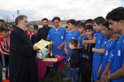 Ediţia a 8-a a Campionatului şcolar de fotbal „Tinereţe şi credinţă“ – fotografia 27