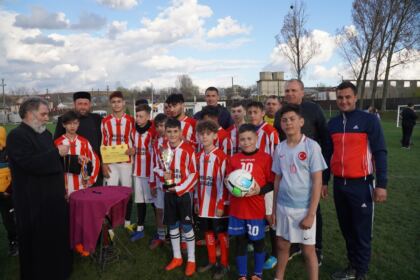 Ediţia a 8-a a Campionatului şcolar de fotbal „Tinereţe şi credinţă“ – fotografia 32