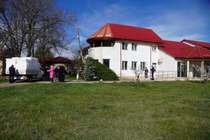 Daruri pentru nevoiaşii din localitatea Pechea, judeţul Galaţi – fotografia 15