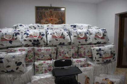 Parohia „Sf. Arhangheli“ din Brăila sprijină constant copiii şi vârstnicii nevoiaşi – fotografia 10
