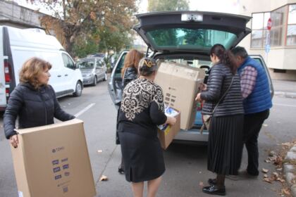 Parohia „Sf. Arhangheli“ din Brăila sprijină constant copiii şi vârstnicii nevoiaşi – fotografia 24