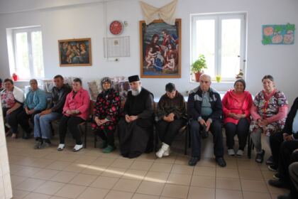 Parohia „Sf. Arhangheli“ din Brăila sprijină constant copiii şi vârstnicii nevoiaşi – fotografia 32