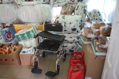 Parohia „Sf. Arhangheli“ din Brăila sprijină constant copiii şi vârstnicii nevoiaşi – fotografia 50