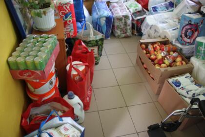 Parohia „Sf. Arhangheli“ din Brăila sprijină constant copiii şi vârstnicii nevoiaşi – fotografia 53