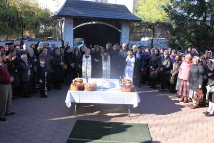 Rugăciune şi binecuvântare pentru bolnavii din Spitalul „Sf. Ap. Andrei“ din Galaţi – fotografia 13