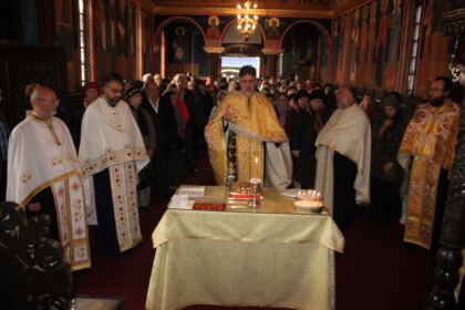 Rugăciune şi binecuvântare pentru bolnavii din Spitalul „Sf. Ap. Andrei“ din Galaţi – fotografia 18
