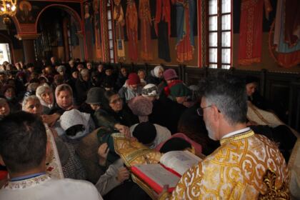 Rugăciune şi binecuvântare pentru bolnavii din Spitalul „Sf. Ap. Andrei“ din Galaţi – fotografia 19