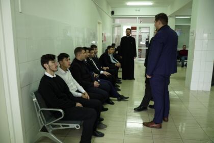 Acţiune de donare de sânge pentru semenii bolnavi – fotografia 4