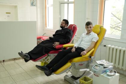Acţiune de donare de sânge pentru semenii bolnavi – fotografia 18