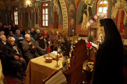 Rugăciune şi filantropie pentru vâstnicii din cadrul unui azil din Galaţi – fotografia 17