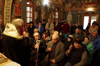 Rugăciune şi filantropie pentru vâstnicii din cadrul unui azil din Galaţi – fotografia 37