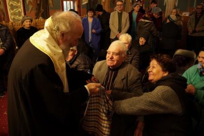 Rugăciune şi filantropie pentru vâstnicii din cadrul unui azil din Galaţi – fotografia 39