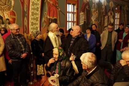 Rugăciune şi filantropie pentru vâstnicii din cadrul unui azil din Galaţi – fotografia 40