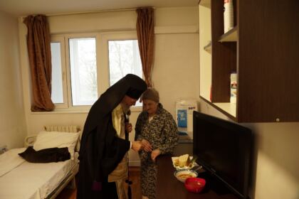 Rugăciune şi filantropie pentru vâstnicii din cadrul unui azil din Galaţi – fotografia 47