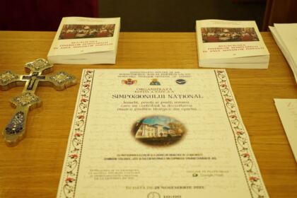 Simpozion interseminarial şi expoziţie la Muzeul eparhial din Galaţi – fotografia 31