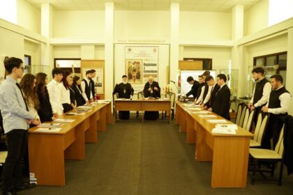Simpozion interseminarial şi expoziţie la Muzeul eparhial din Galaţi – fotografia 36