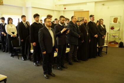 Simpozion interseminarial şi expoziţie la Muzeul eparhial din Galaţi – fotografia 38
