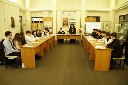 Simpozion interseminarial şi expoziţie la Muzeul eparhial din Galaţi – fotografia 40