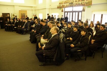 Simpozion interseminarial şi expoziţie la Muzeul eparhial din Galaţi – fotografia 50