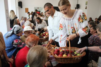 Activităţi dedicate persoanelor vârstnice în Arhiepiscopia Dunării de Jos – fotografia 54