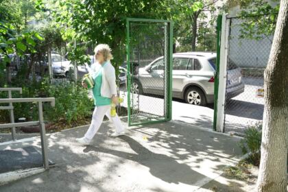 Rugăciune şi filantropie la Parohia „Sfânta Cuvioasă Parascheva“ din Galați – fotografia 7