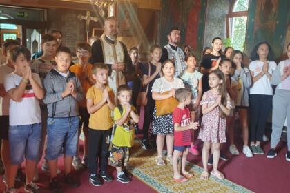 Activităţi de vară în parohiile Foltești și Stoicani – fotografia 1