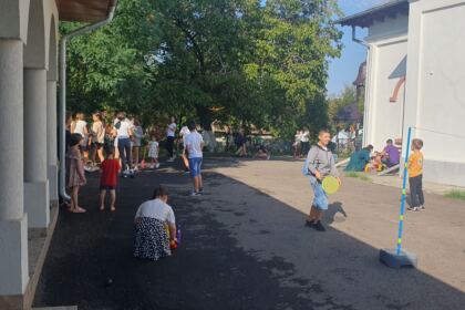 Activităţi de vară în parohiile Foltești și Stoicani – fotografia 7