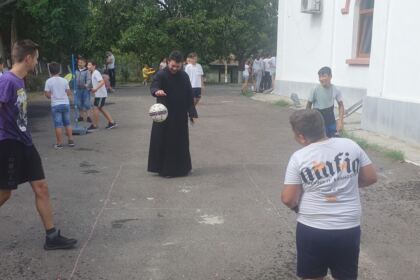 Activităţi de vară în parohiile Foltești și Stoicani – fotografia 11