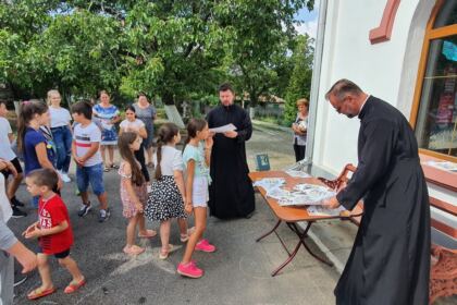 Activităţi de vară în parohiile Foltești și Stoicani – fotografia 13