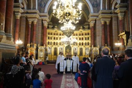 Arhiepiscopia Dunării de Jos continuă sprijinirea elevilor cu ghiozdane şi rechizite şcolare – fotografia 35