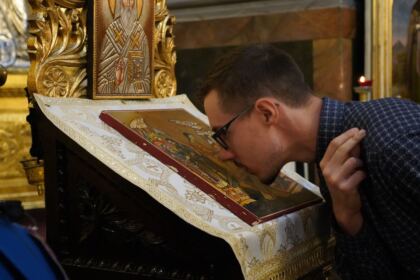 Arhiepiscopia Dunării de Jos continuă sprijinirea elevilor cu ghiozdane şi rechizite şcolare – fotografia 48