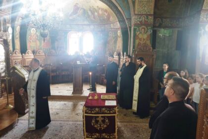 Ghiozdane şi rechizite şcolare pentru copiii din nordul judeţului Galaţi – fotografia 12