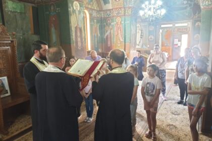 Ghiozdane şi rechizite şcolare pentru copiii din nordul judeţului Galaţi – fotografia 14