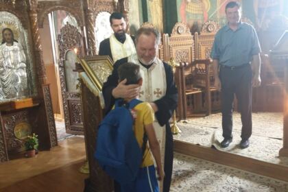 Ghiozdane şi rechizite şcolare pentru copiii din nordul judeţului Galaţi – fotografia 17