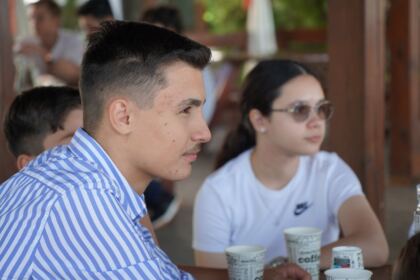 Activităţi cu tinerii la Aşezământul „Sf. M. Mc. Pantelimon“ – Lacu Sărat – fotografia 8