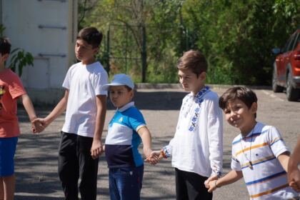 Activităţi cu tinerii la Aşezământul „Sf. M. Mc. Pantelimon“ – Lacu Sărat – fotografia 23