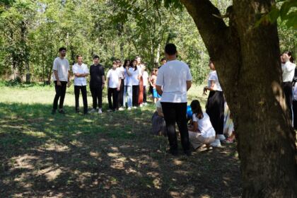 Activităţi cu tinerii la Aşezământul „Sf. M. Mc. Pantelimon“ – Lacu Sărat – fotografia 25