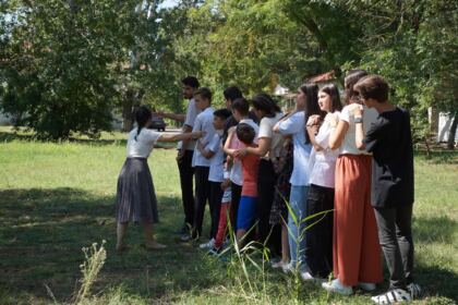 Activităţi cu tinerii la Aşezământul „Sf. M. Mc. Pantelimon“ – Lacu Sărat – fotografia 29