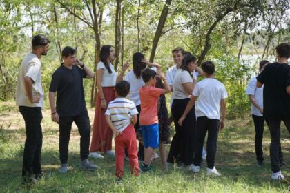 Activităţi cu tinerii la Aşezământul „Sf. M. Mc. Pantelimon“ – Lacu Sărat – fotografia 37