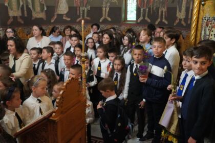 Seminarul Teologic „Sfântul Andrei“ din Galaţi şi-a deschis porţile pentru un nou an şcolar – fotografia 7