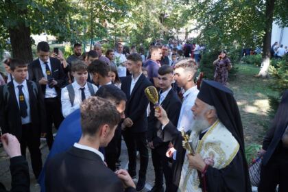 Seminarul Teologic „Sfântul Andrei“ din Galaţi şi-a deschis porţile pentru un nou an şcolar – fotografia 27