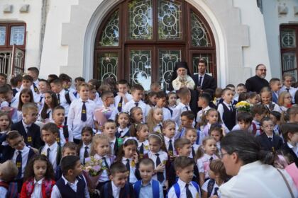 Seminarul Teologic „Sfântul Andrei“ din Galaţi şi-a deschis porţile pentru un nou an şcolar – fotografia 31