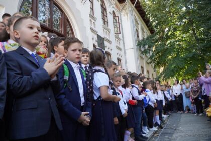 Seminarul Teologic „Sfântul Andrei“ din Galaţi şi-a deschis porţile pentru un nou an şcolar – fotografia 33