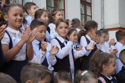 Seminarul Teologic „Sfântul Andrei“ din Galaţi şi-a deschis porţile pentru un nou an şcolar – fotografia 38