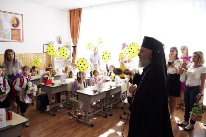 Seminarul Teologic „Sfântul Andrei“ din Galaţi şi-a deschis porţile pentru un nou an şcolar – fotografia 45