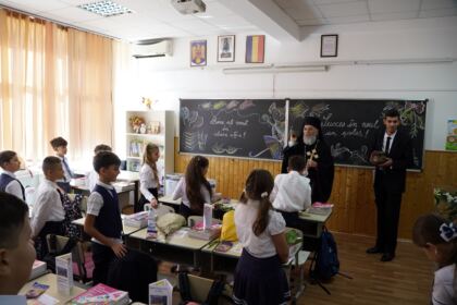 Seminarul Teologic „Sfântul Andrei“ din Galaţi şi-a deschis porţile pentru un nou an şcolar – fotografia 50