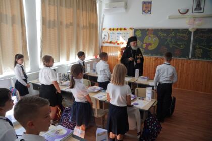 Seminarul Teologic „Sfântul Andrei“ din Galaţi şi-a deschis porţile pentru un nou an şcolar – fotografia 53